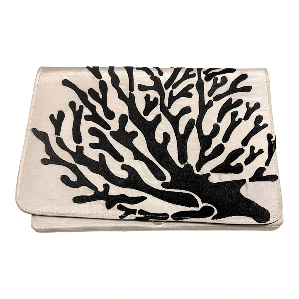 Shiraleah White Black Silk Clutch With Coral‎ Appliqué